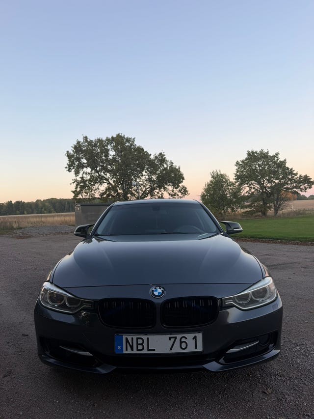 BMW 320d 2013 – bild 3