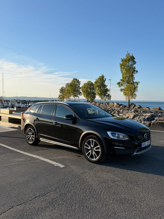 Volvo V60 Cross Country 2018 – bild 4