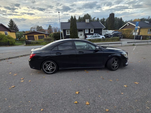 Mercedes-Benz CLA 180 2015