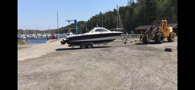 Flipper 666 HT 2002 – MerCruiser 4.3 EFI 220 hk – mycket välskött