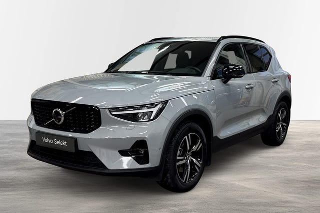 Volvo XC40 2025