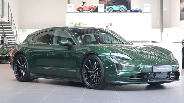 Porsche Taycan Turbo 2025