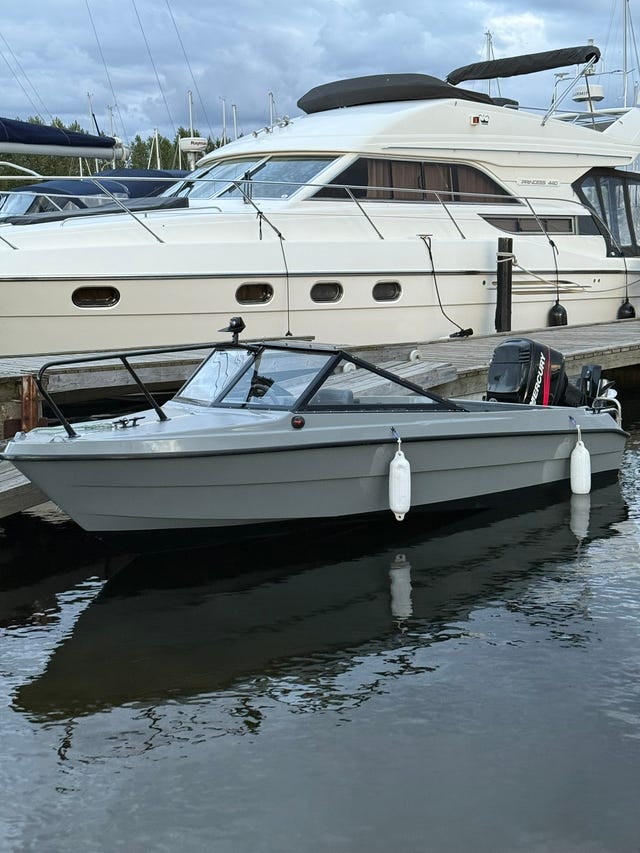 Flipper 470 Gt 90hk Ny skick