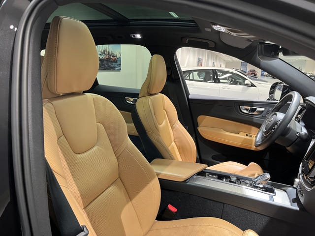 Volvo XC60 2021 – bild 4