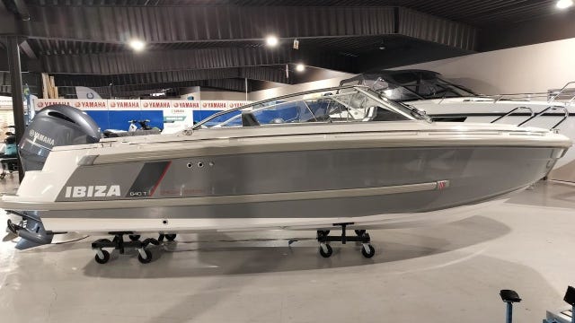 Ibiza 640 Touring + Yamaha F150XCA
