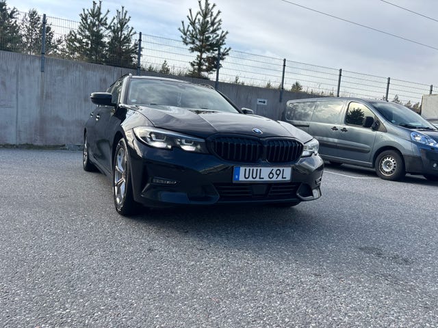 BMW 330e 2021