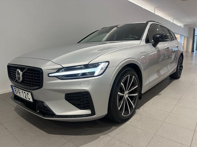 Volvo V60 2025