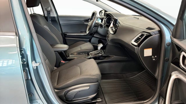 Kia Ceed 2023 – bild 3