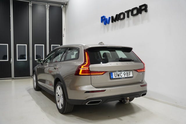 Volvo V60 Cross Country 2022 – bild 4