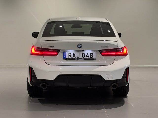 BMW 330e 2025 – bild 4