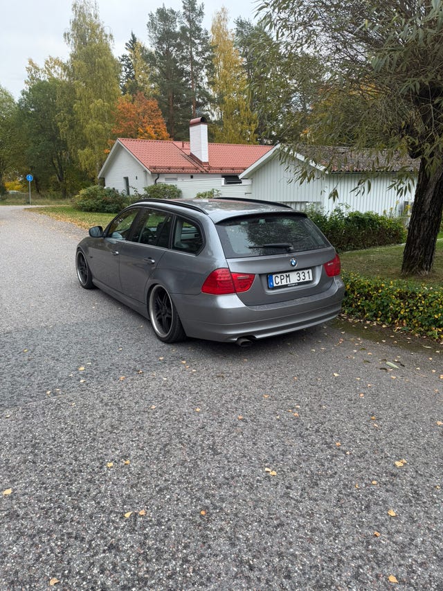 BMW 318d 2010 – bild 3