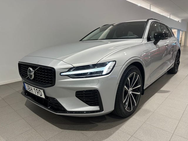 Volvo V60 2025