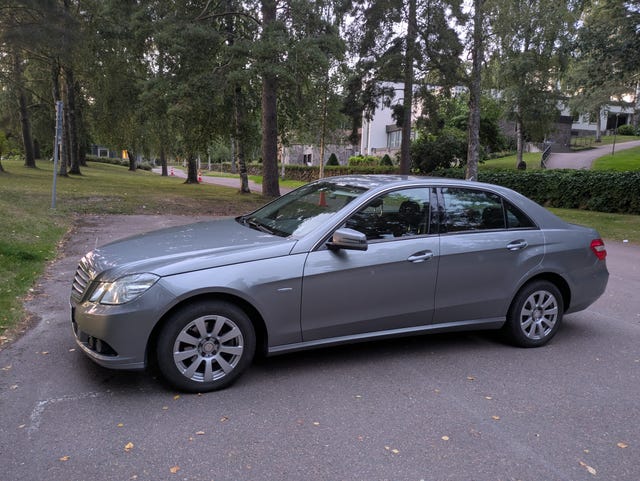 Mercedes-Benz E200 2011