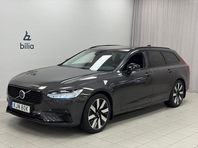 Volvo V90 2025