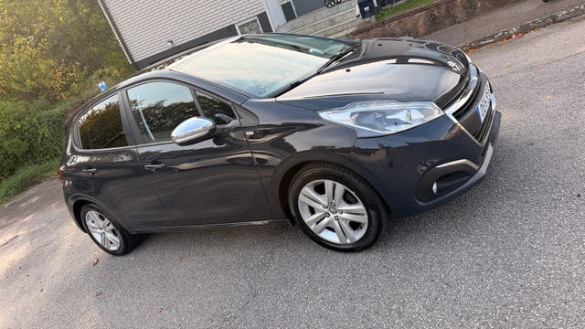 Peugeot 208 2016