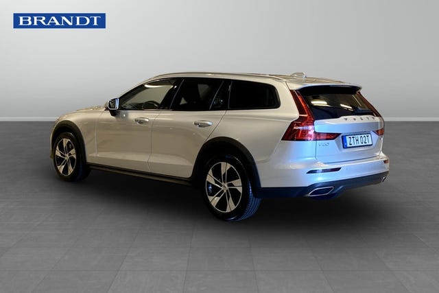 Volvo V60 Cross Country 2021 – bild 2