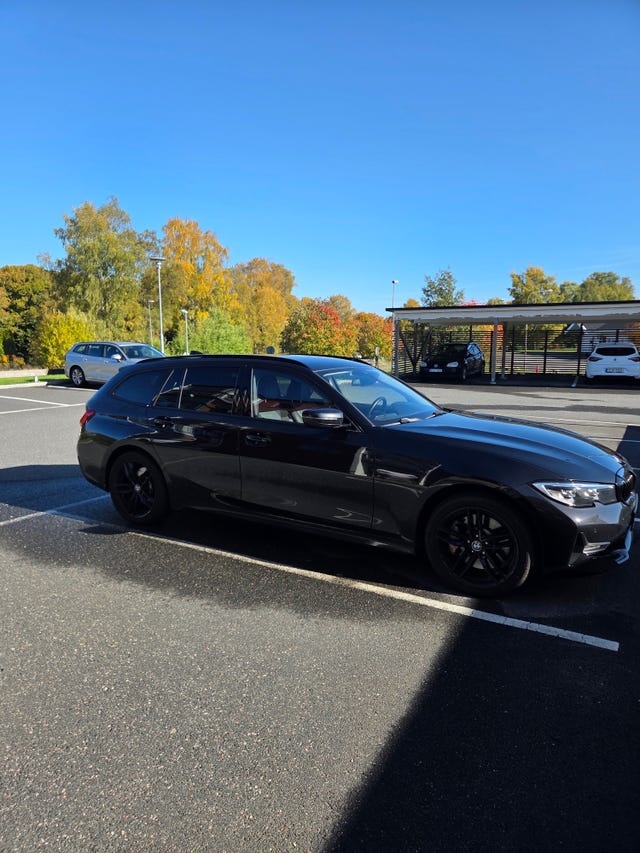 BMW 330e 2021