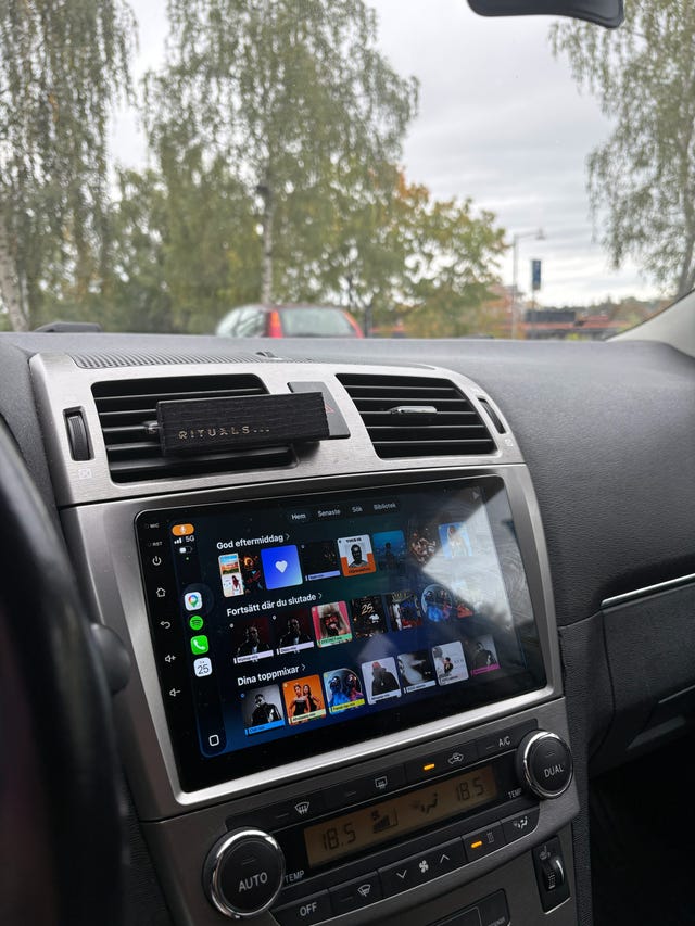 Toyota Avensis 2011