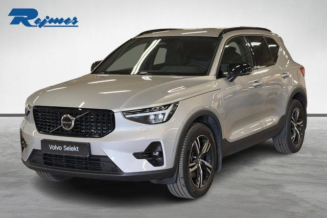 Volvo XC40 2025