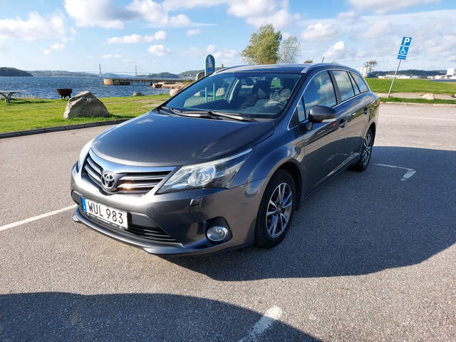 Toyota Avensis 2013