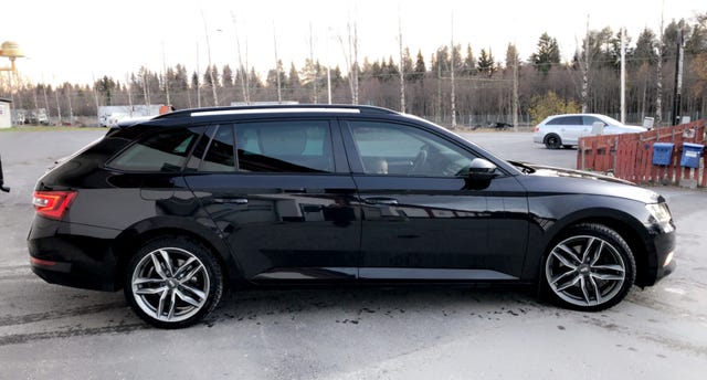 Skoda Superb 2017 – bild 2
