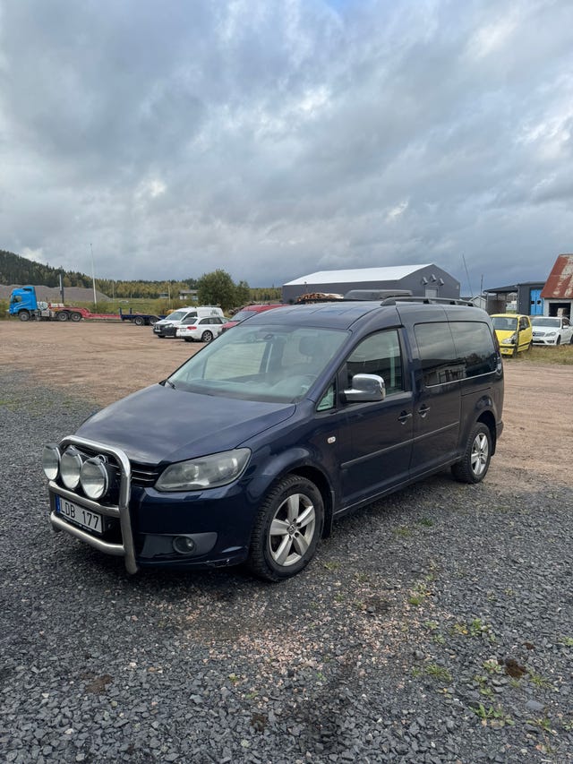 Volkswagen Caddy Maxi 2011