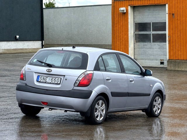 Kia Rio — bild 8 av 11