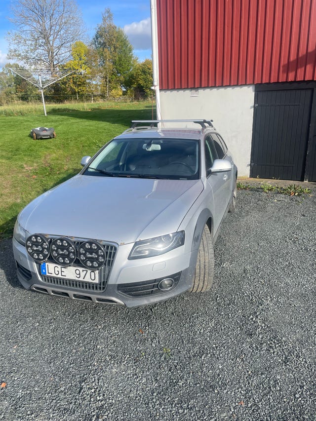 Audi A4 allroad 2011