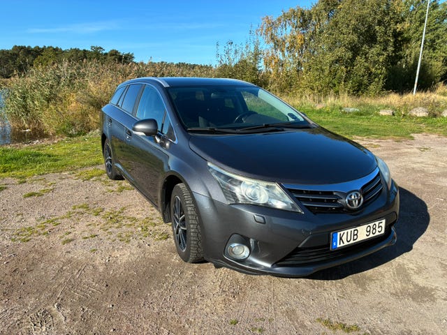 Toyota Avensis 2012