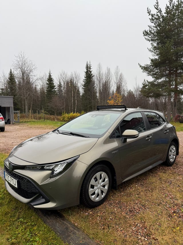 Toyota Corolla 2022 – bild 2