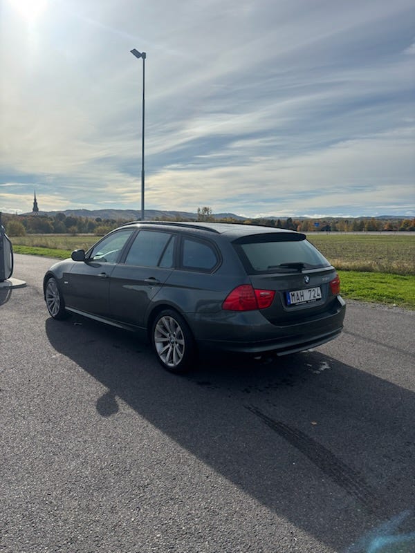 BMW 318d 2012 – bild 3