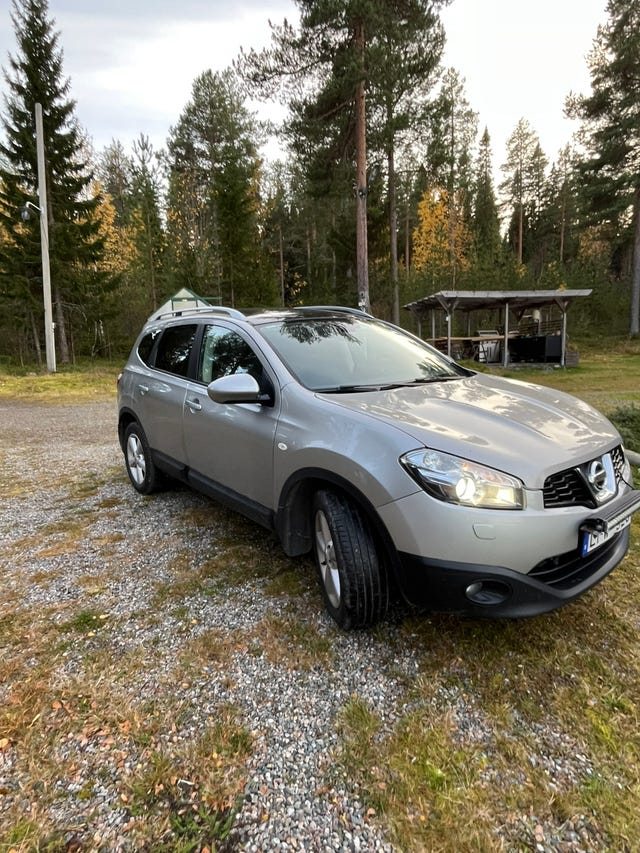 Nissan Qashqai+2 2011