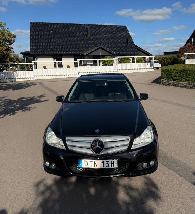 Mercedes-Benz C200 2012