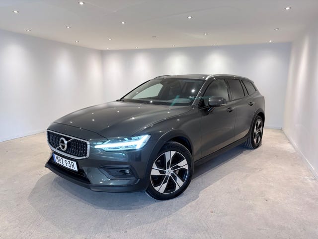 Volvo V60 Cross Country 2021