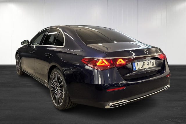 Mercedes-Benz E300 de 2026 – bild 3
