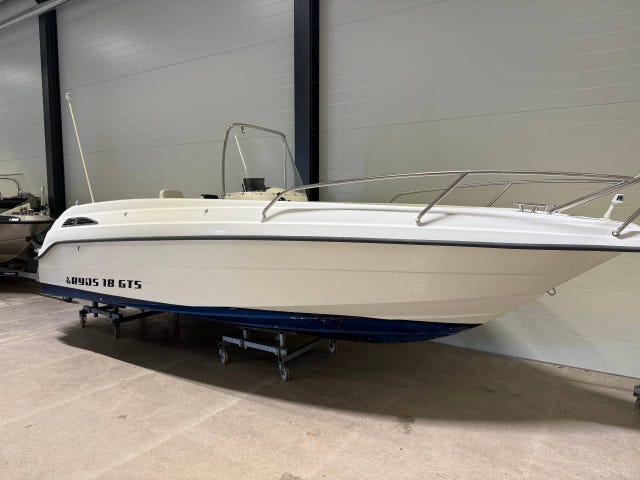 Ryds 18 GTS - Mercruiser 3.0