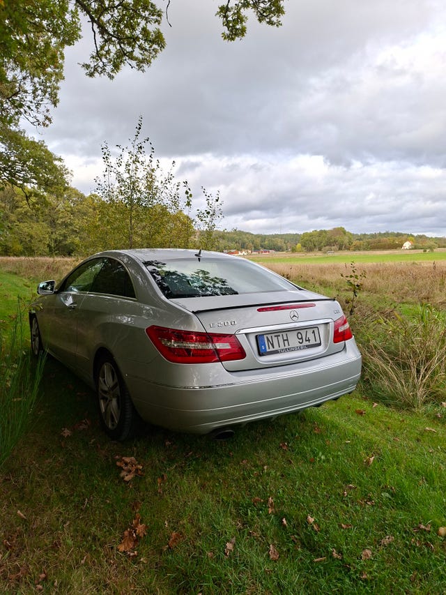 Mercedes-Benz E200 2011