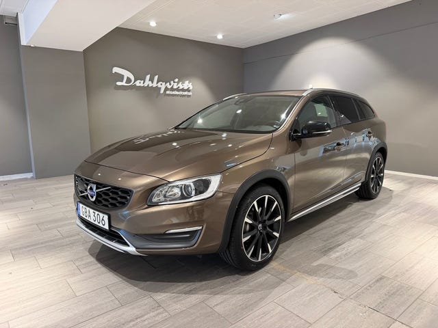 Volvo V60 Cross Country 2016