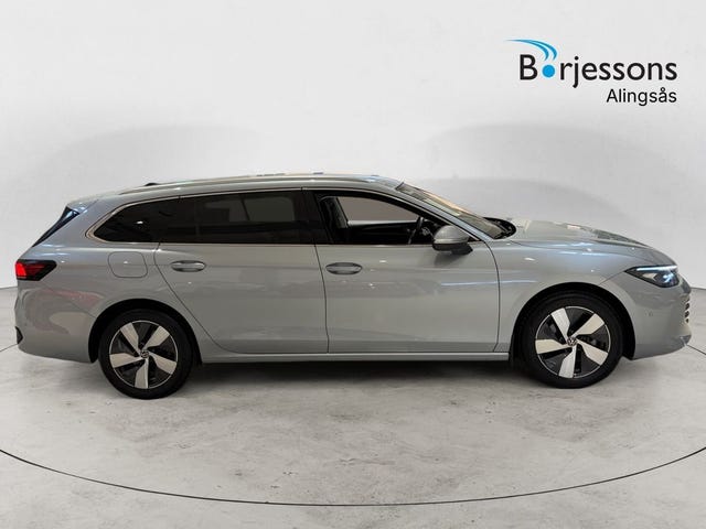 Volkswagen Passat 2025 – bild 2
