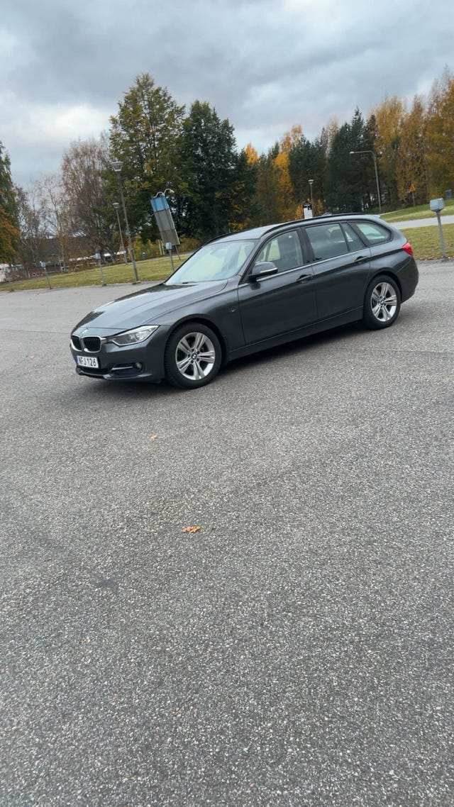 BMW 320d 2013 – bild 2