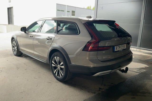Volvo V60 Cross Country 2022 – bild 3