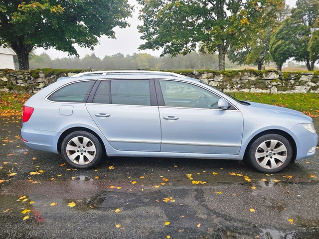 Skoda Superb 2011
