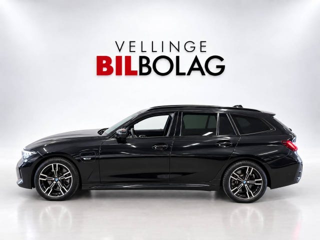 BMW 330e 2023