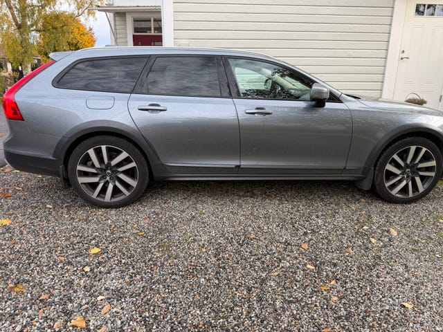 Volvo V90 Cross Country 2019 – bild 2
