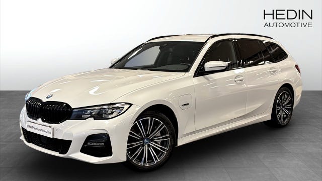 BMW 330e 2022