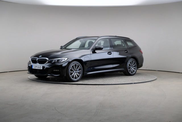 BMW 330e 2021