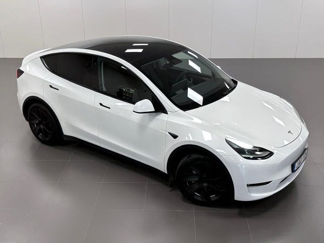 Tesla Model Y 2024