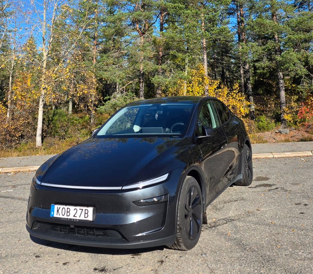 Tesla Model Y 2025