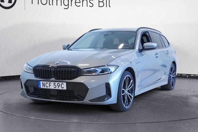 BMW 330e 2024