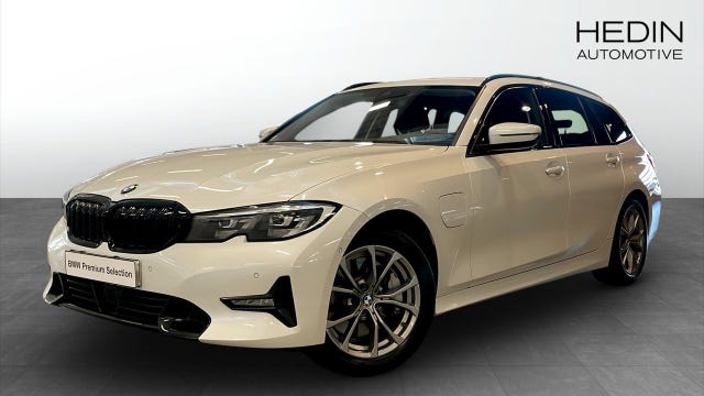 BMW 330e 2021